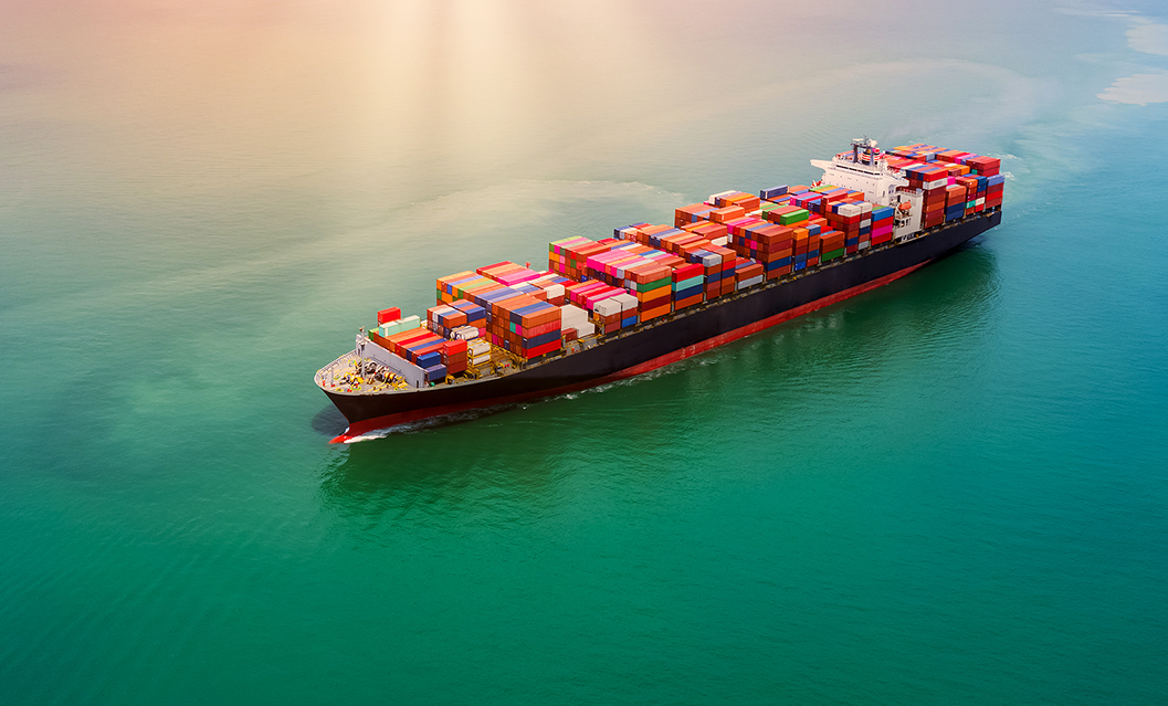 해양에 있는 선박 이미지